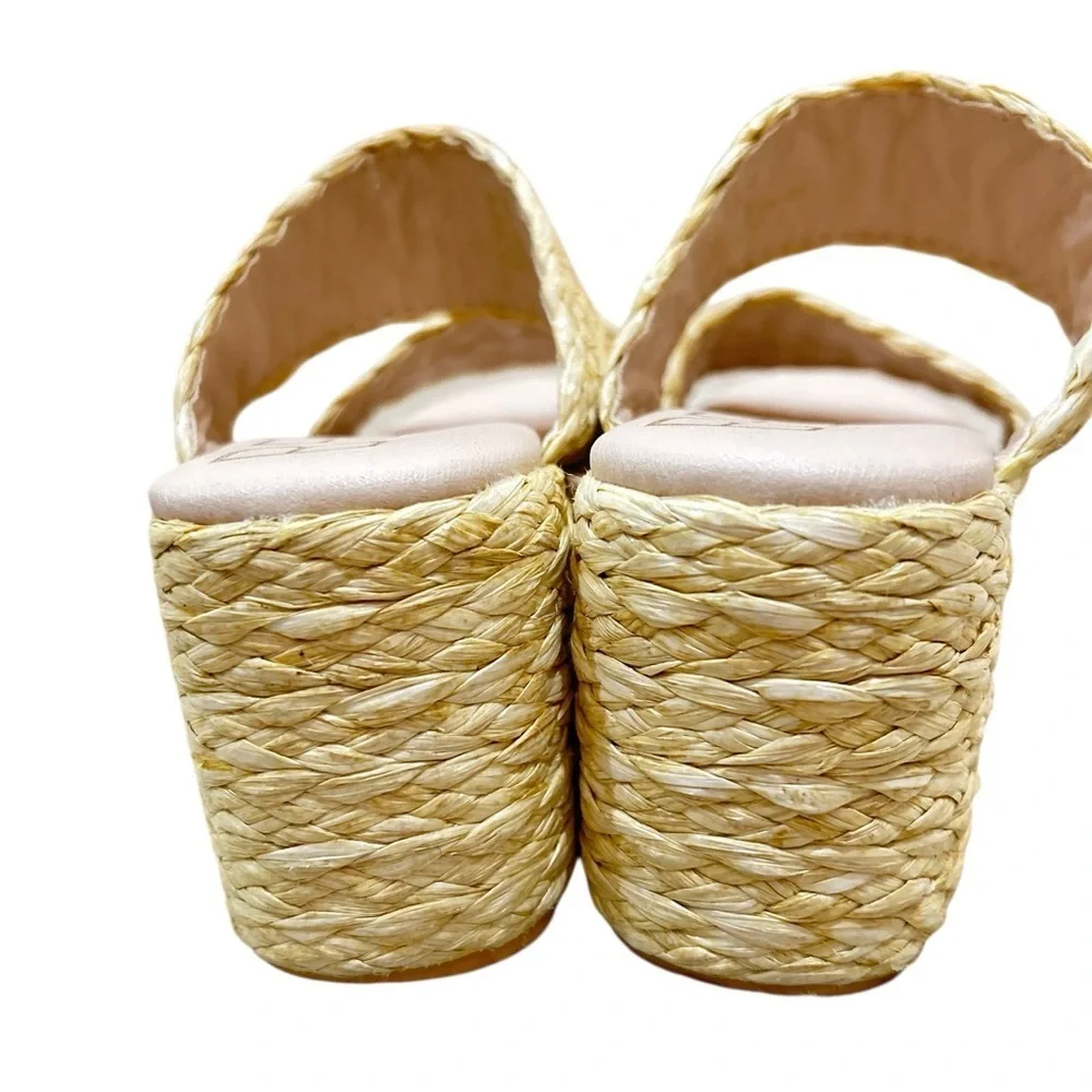 Beach by Matisse ocean ave. Tan Woven raffia slip on Platform Sandals size 7
